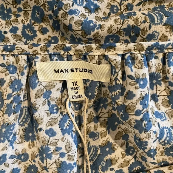 Max Studio Blue White Floral Peasant Blouse 1X Plus Size 3/4 Puff Sleeves - Picture 8 of 9